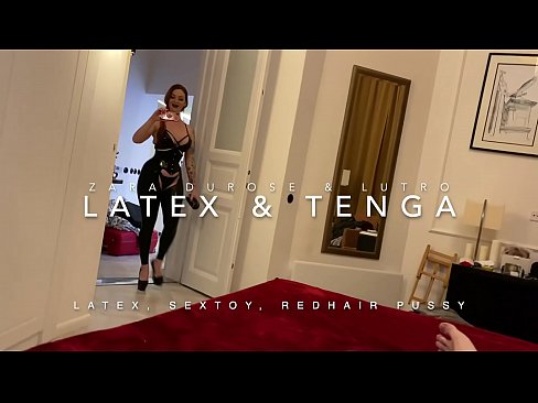 ❤️ Jaruma mai jajayen kaya sanye da rigar latex mai cin duri Batsa na Gida ❤